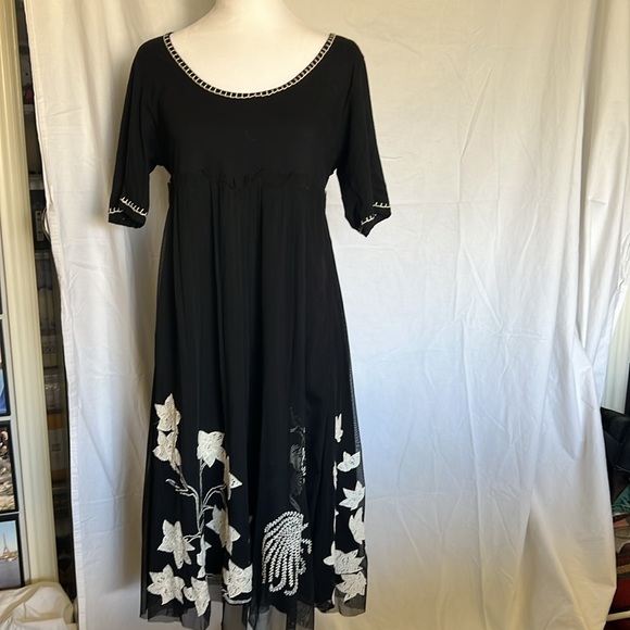 Basil & Maude black dress size medium polyester bodice embroidered skirt - Picture 1 of 7